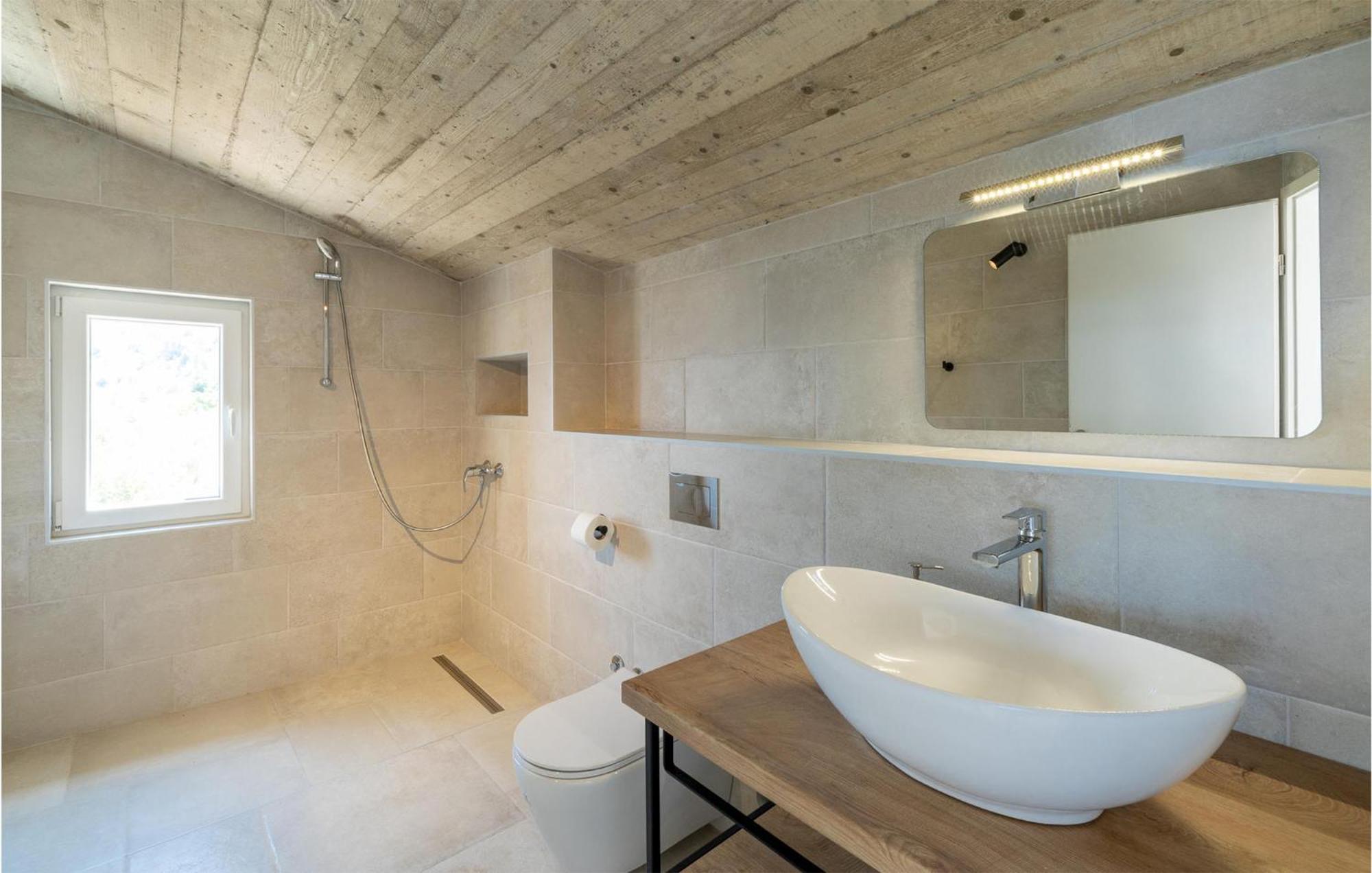 Amazing home in Blato w/ Jacuzzi, WiFi&5 Bedrooms Buitenkant foto