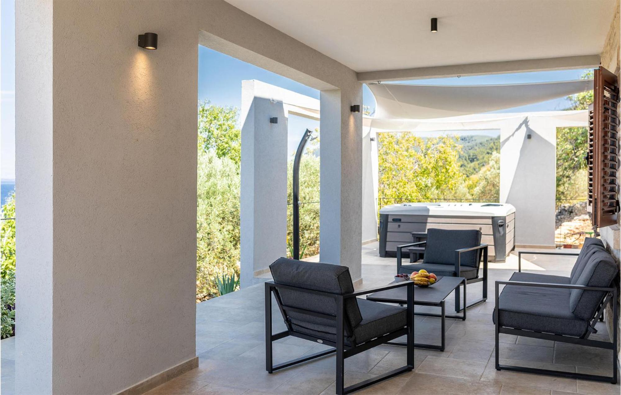 Amazing home in Blato w/ Jacuzzi, WiFi&5 Bedrooms Buitenkant foto