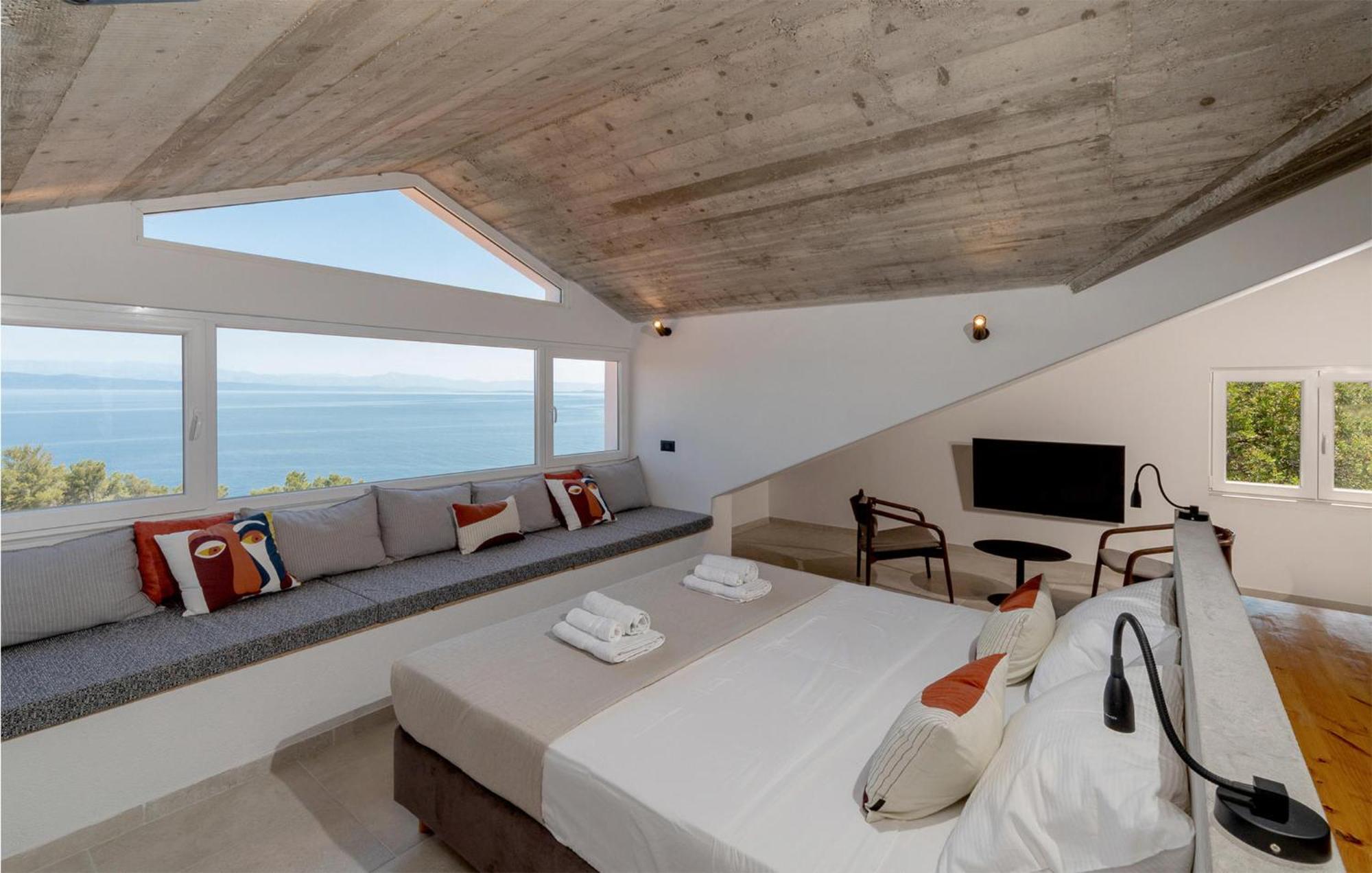 Amazing home in Blato w/ Jacuzzi, WiFi&5 Bedrooms Buitenkant foto