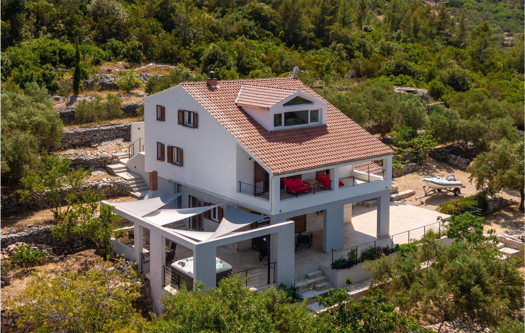 Amazing home in Blato w/ Jacuzzi, WiFi&5 Bedrooms Buitenkant foto