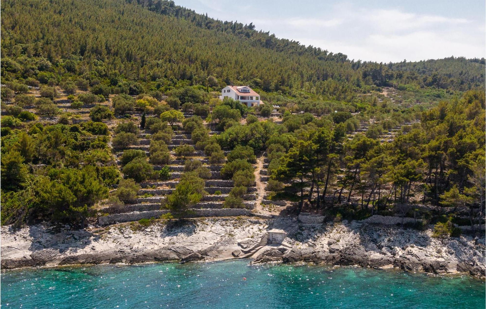 Amazing home in Blato w/ Jacuzzi, WiFi&5 Bedrooms Buitenkant foto
